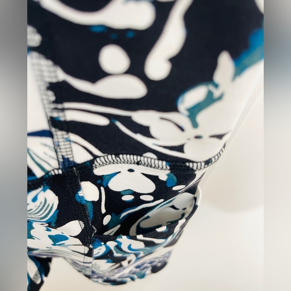 NWOT Free People Movement Koi Fish Shorts Size Small - Picture 4 of 5